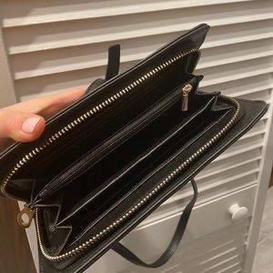 Wallet crossbody